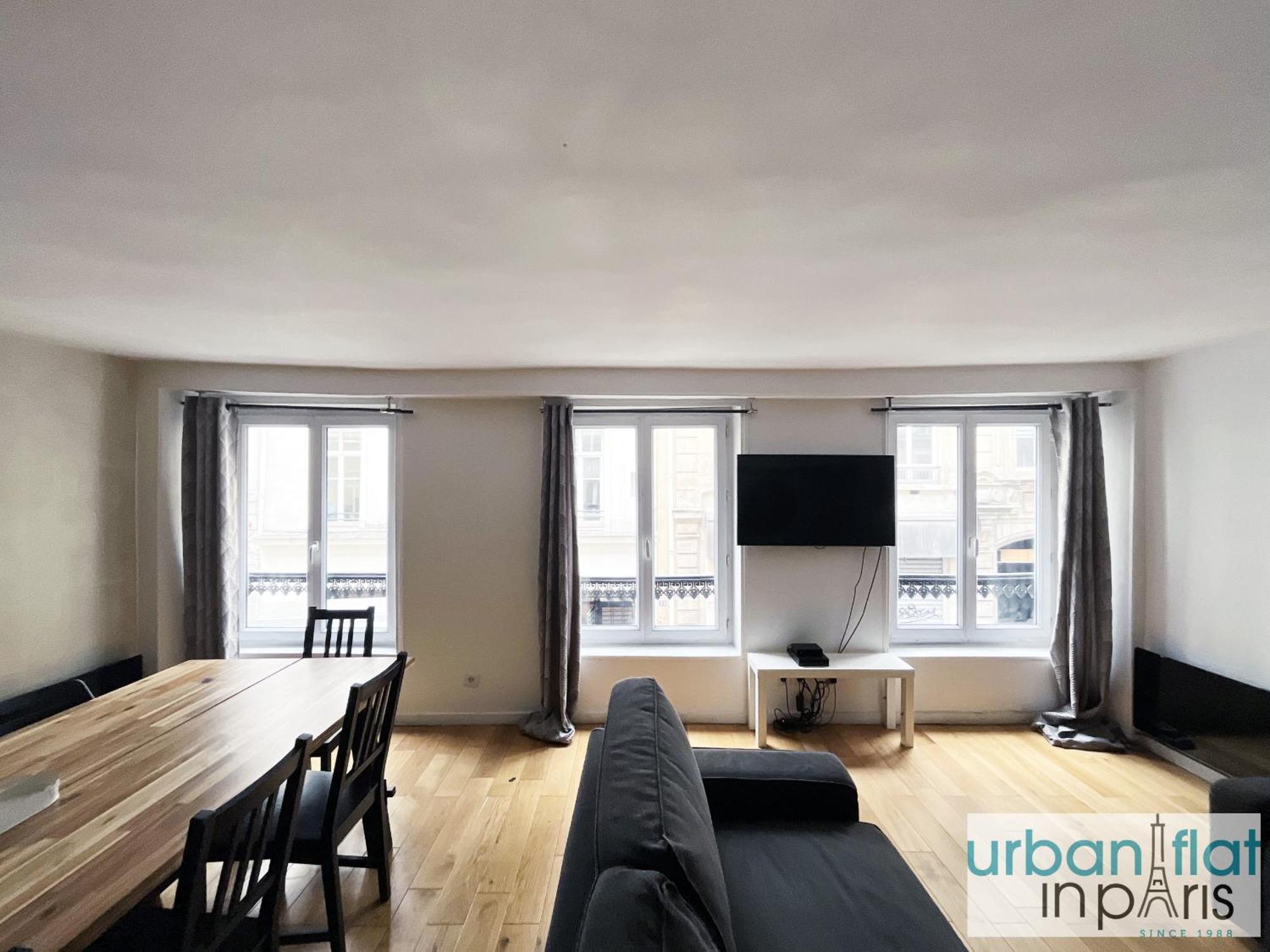Urban Flat 89 - Charming 3 Bedroom Flat In Apartment *
